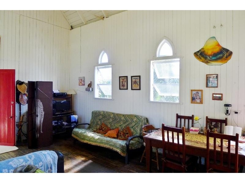 10 Crawford St, Torbanlea QLD 4662