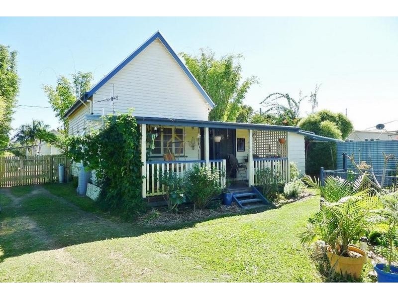 10 Crawford St, Torbanlea QLD 4662