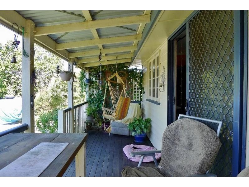 10 Crawford St, Torbanlea QLD 4662