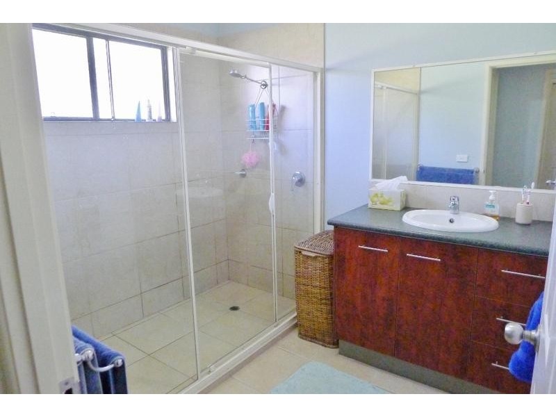 447 Pacific Haven Dr, Howard QLD 4659