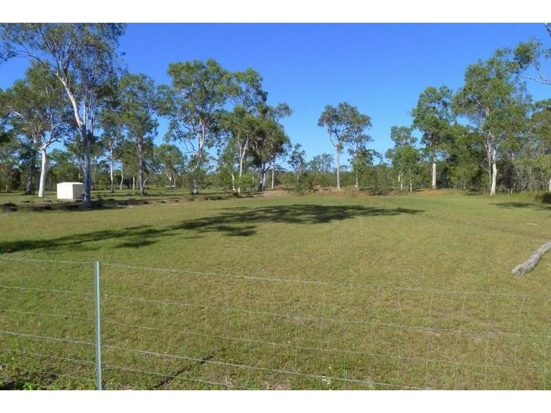 447 Pacific Haven Dr, Howard QLD 4659
