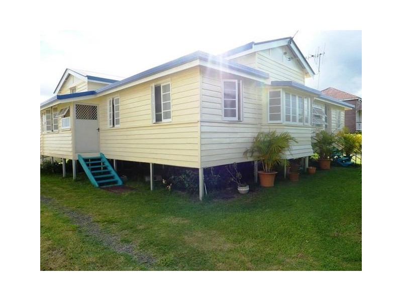 34 Robertson St, Torbanlea QLD 4662