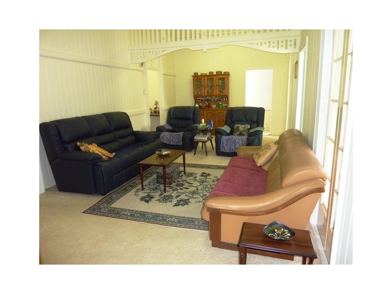 34 Robertson St, Torbanlea QLD 4662