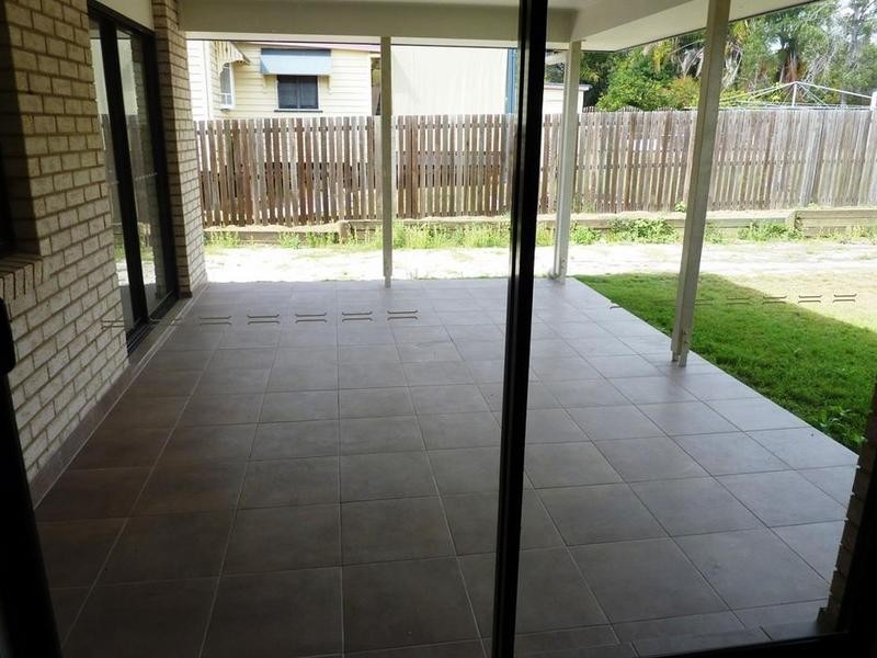 10 Charles St, Howard QLD 4659