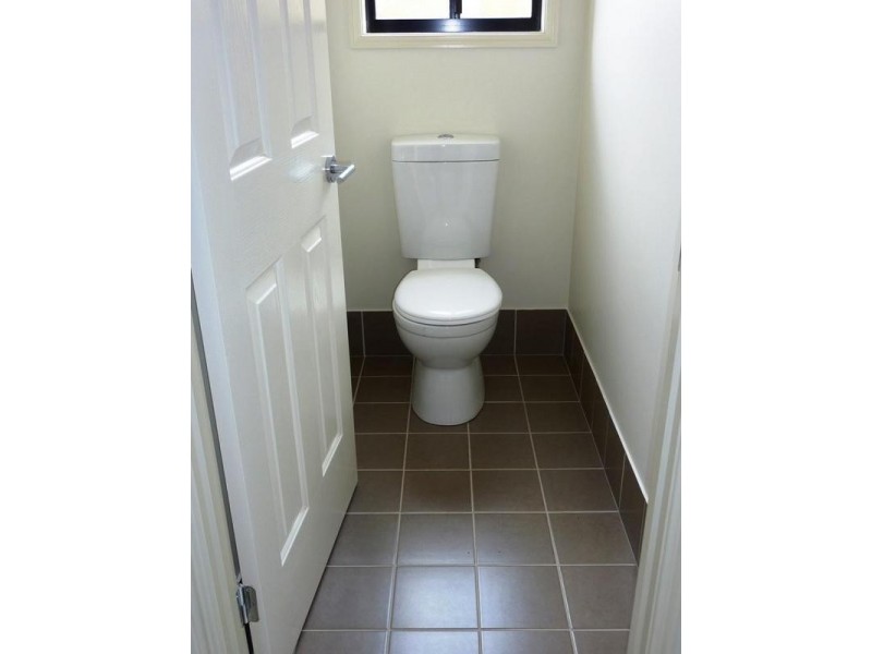 10 Charles St, Howard QLD 4659