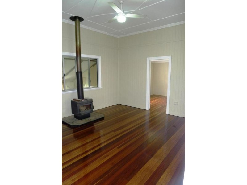 2-4 Hartley St, Torbanlea QLD 4662