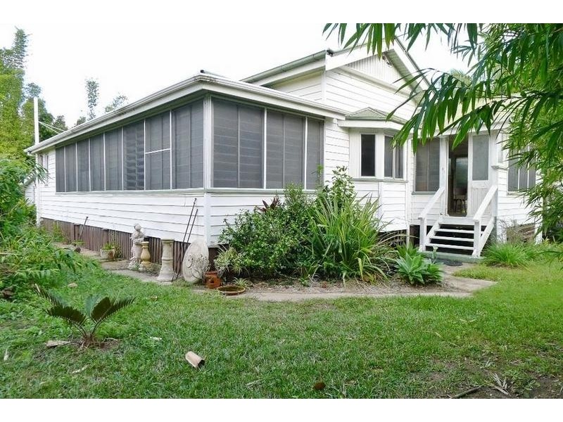 2-4 Hartley St, Torbanlea QLD 4662