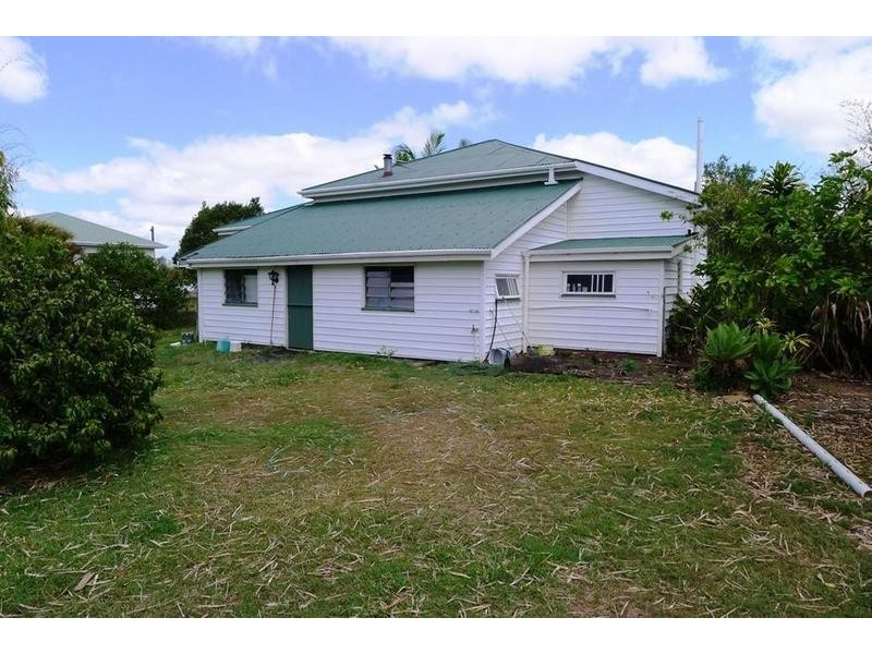 2-4 Hartley St, Torbanlea QLD 4662