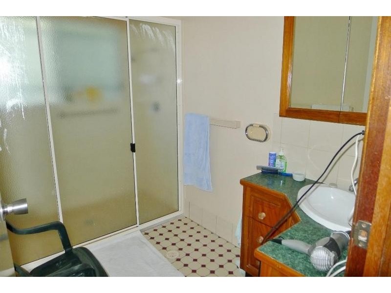 8 PRAWLE ST, Howard QLD 4659