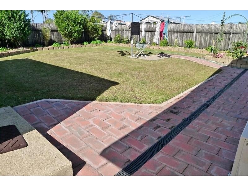 8 PRAWLE ST, Howard QLD 4659