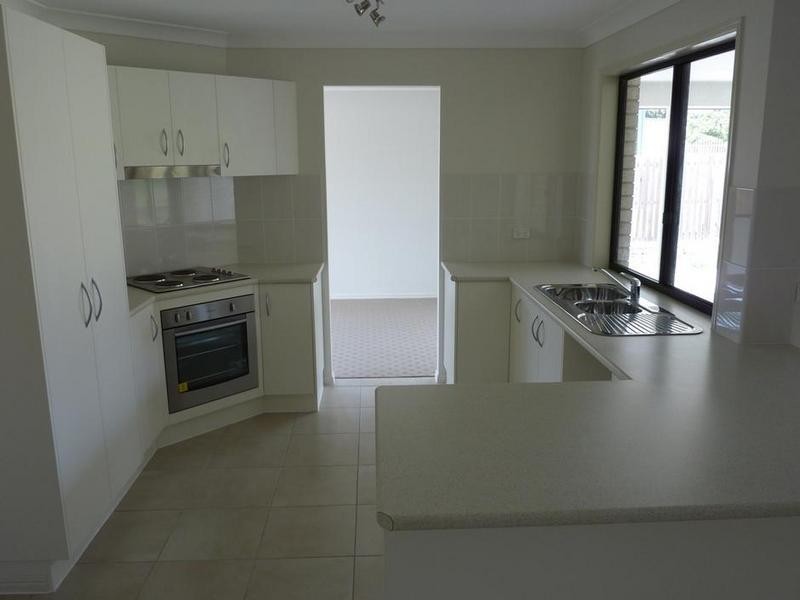 10 Charles St, Howard QLD 4659