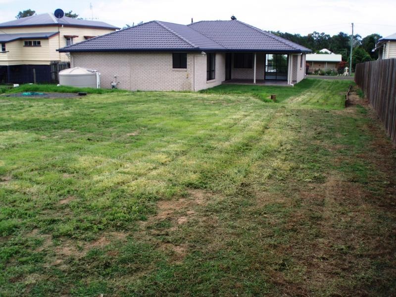 10 Charles St, Howard QLD 4659