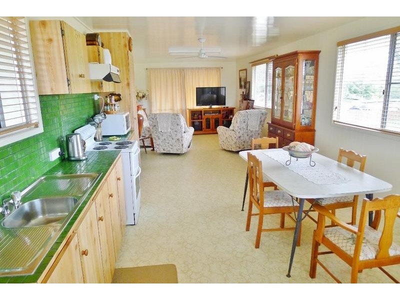 41 Riverview Dr, Burrum Heads QLD 4659