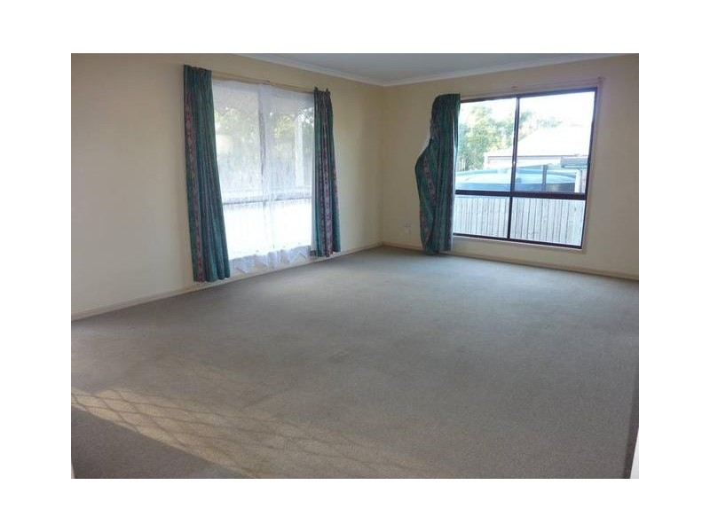 16 PRAWLE ST, Howard QLD 4659