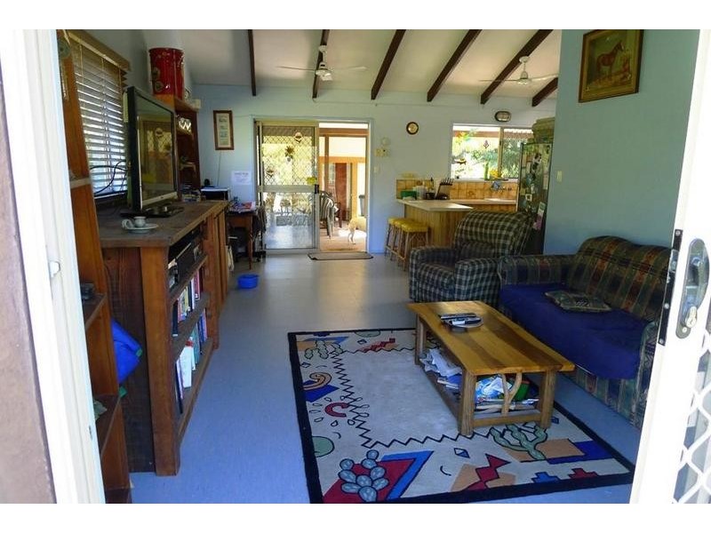 76 Pacific Haven Dr, Howard QLD 4659