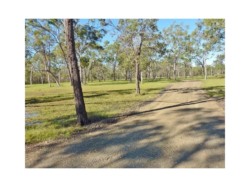 21 Ranch Park Dr, Pacific Haven QLD 4659