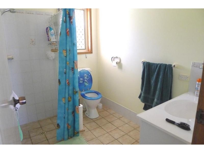 39 Raintree Ave, Burrum Heads QLD 4659