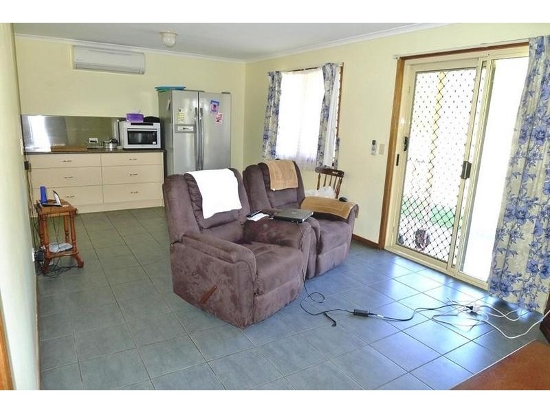 39 Raintree Ave, Burrum Heads QLD 4659