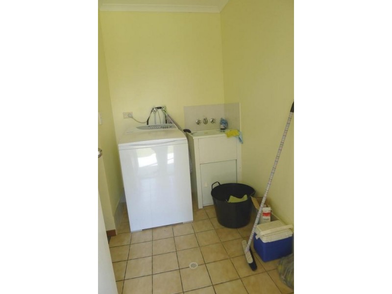 39 Raintree Ave, Burrum Heads QLD 4659