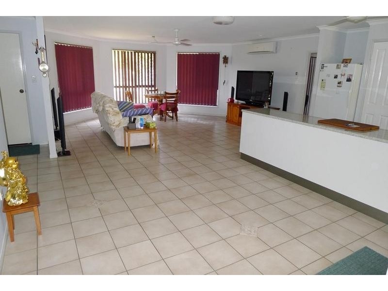 32 Beach Dve, Burrum Heads QLD 4659