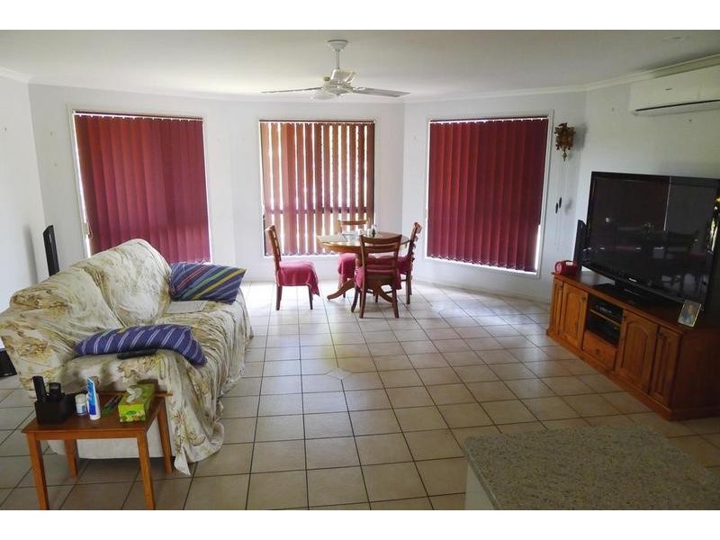 32 Beach Dve, Burrum Heads QLD 4659