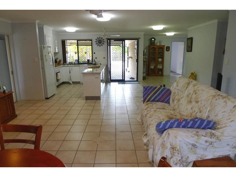 32 Beach Dve, Burrum Heads QLD 4659