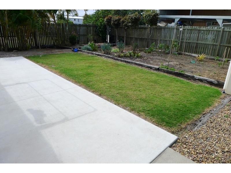 32 Beach Dve, Burrum Heads QLD 4659