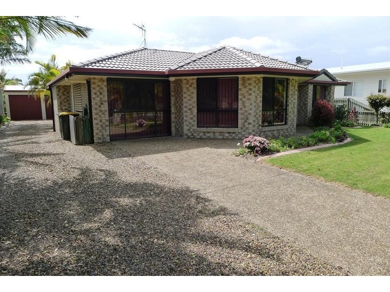 32 Beach Dve, Burrum Heads QLD 4659
