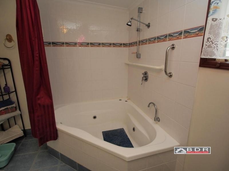 24 Annie St, Howard QLD 4659