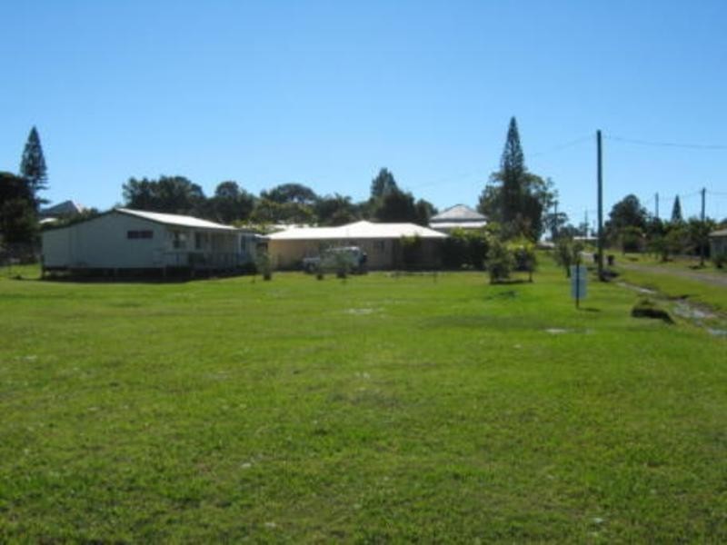 89 Thomas St, Howard QLD 4659