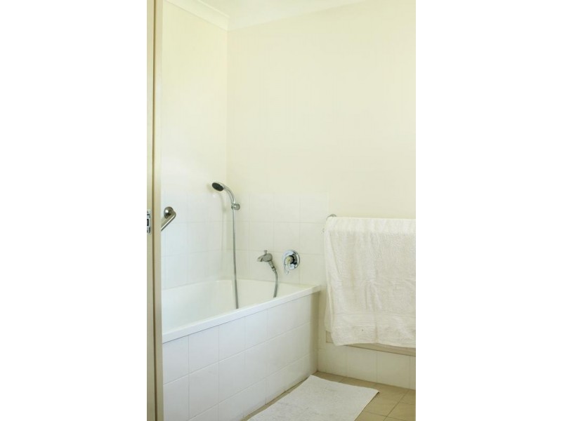40 East Street, Howard QLD 4659