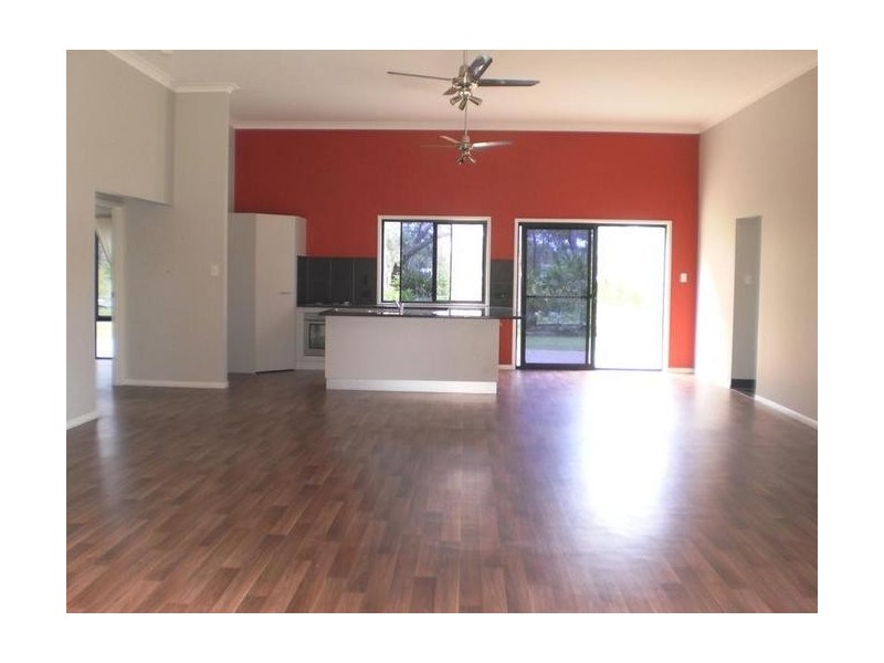 8 Island Close, Pacific Haven QLD 4659