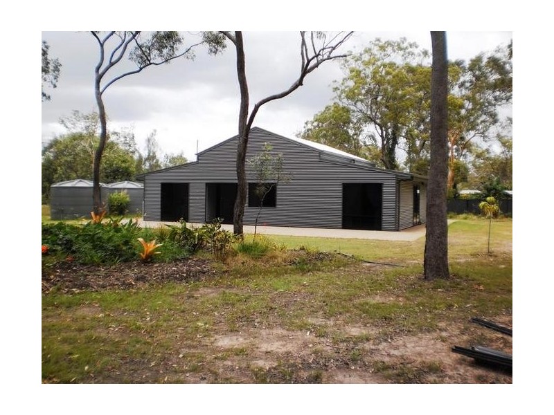 8 Island Close, Pacific Haven QLD 4659