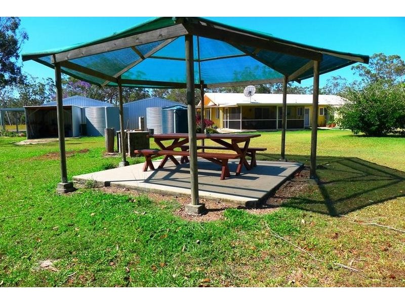 4 Jacqueline Dr, Pacific Haven QLD 4659