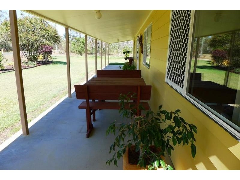 4 Jacqueline Dr, Pacific Haven QLD 4659