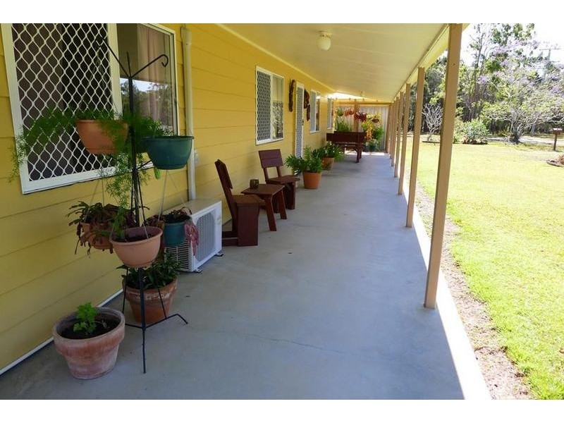 4 Jacqueline Dr, Pacific Haven QLD 4659