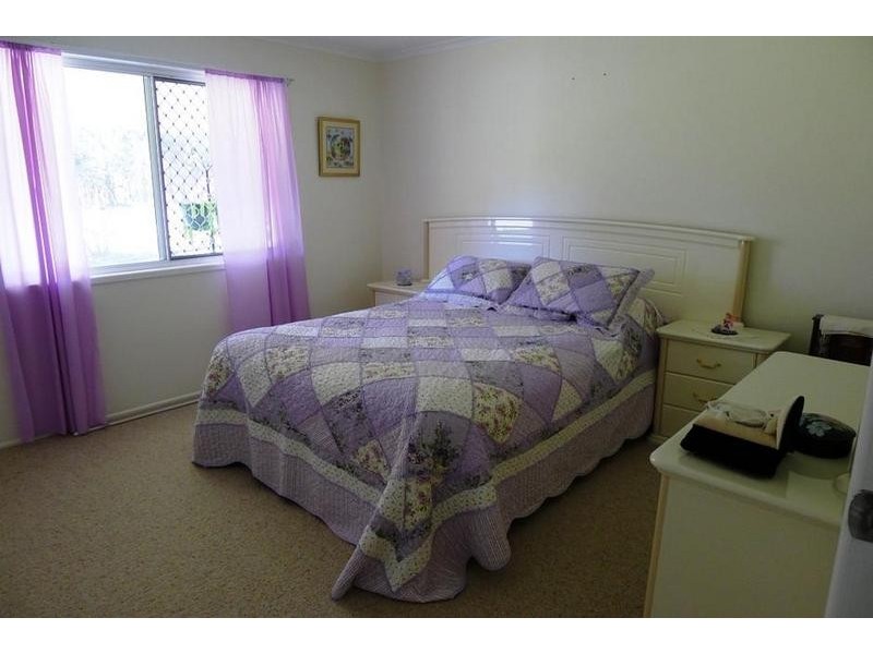 4 Jacqueline Dr, Pacific Haven QLD 4659