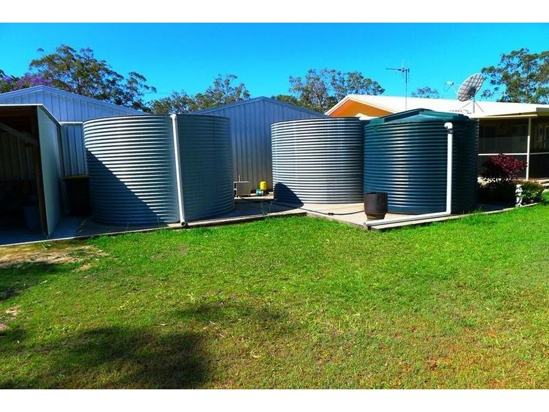 4 Jacqueline Dr, Pacific Haven QLD 4659