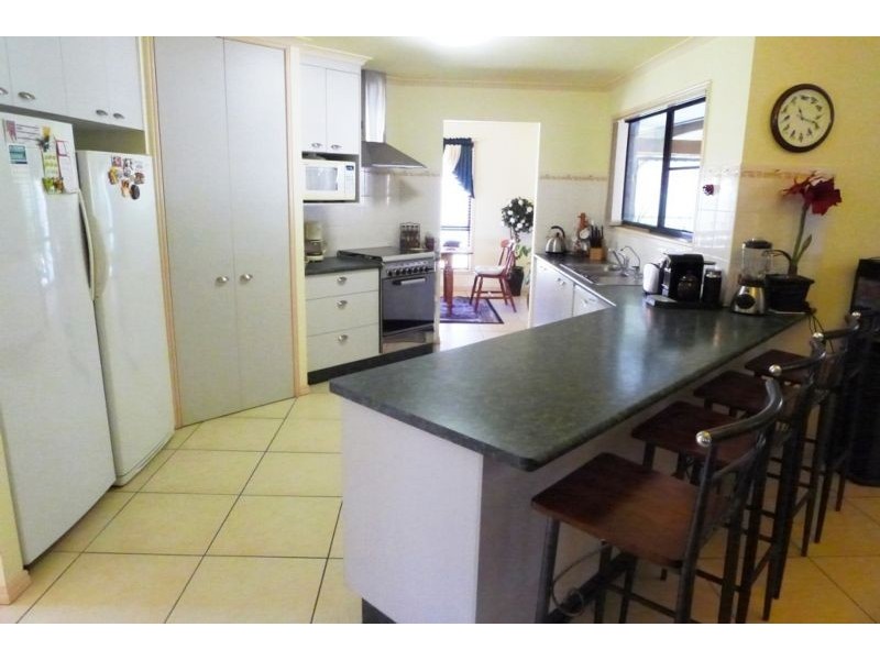 52 Hunter St, Torbanlea QLD 4662