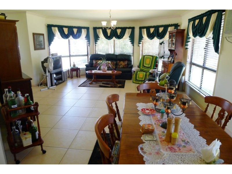 52 Hunter St, Torbanlea QLD 4662