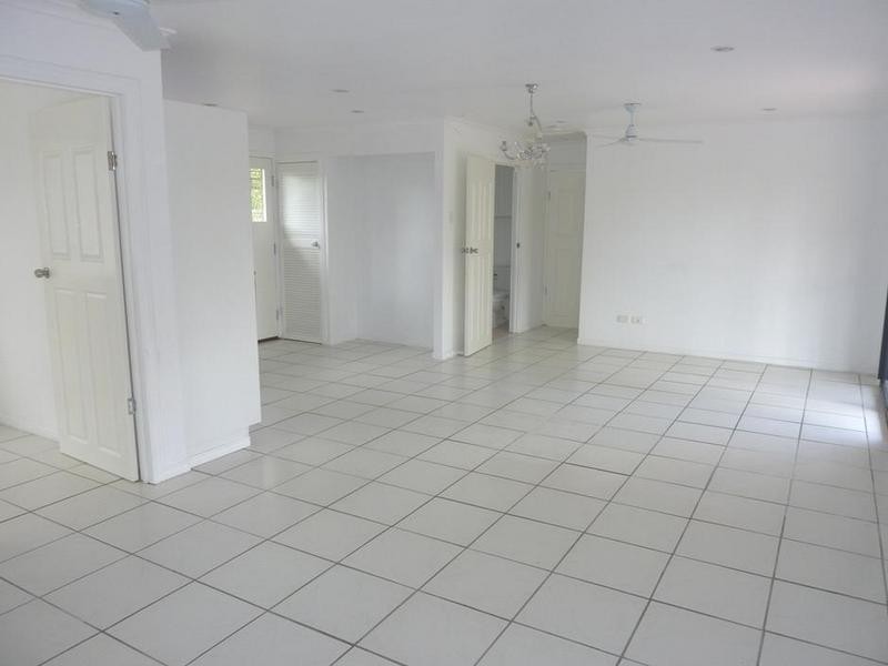 48 James St, Howard QLD 4659