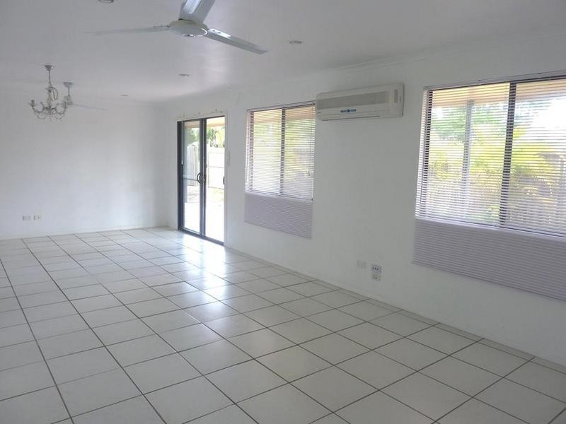 48 James St, Howard QLD 4659