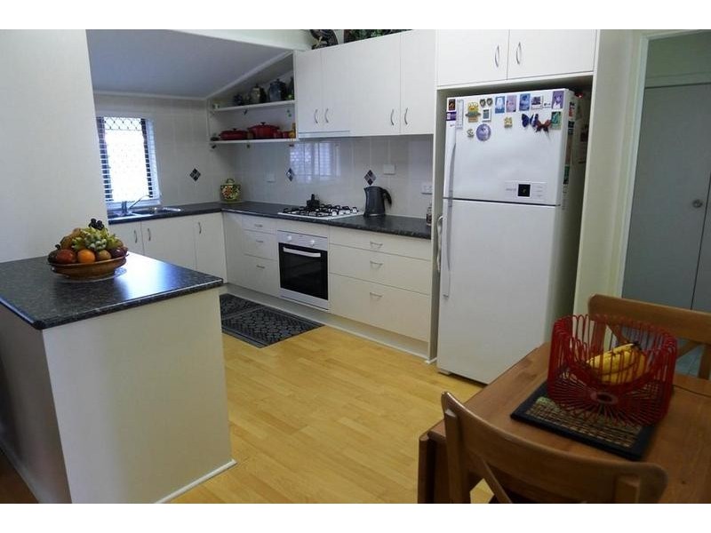 11 Hunter St, Torbanlea QLD 4662