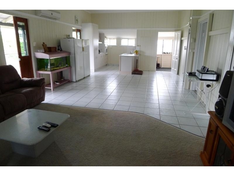 6 Gympie St, Torbanlea QLD 4662