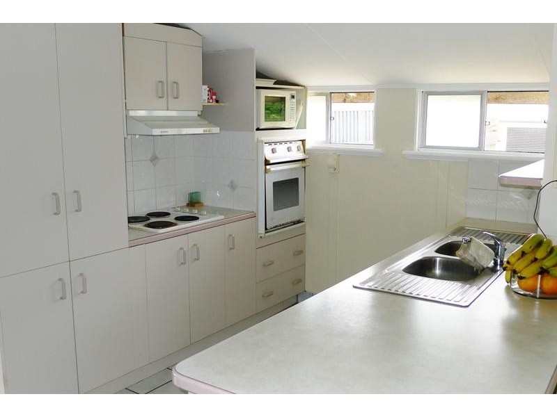 6 Gympie St, Torbanlea QLD 4662