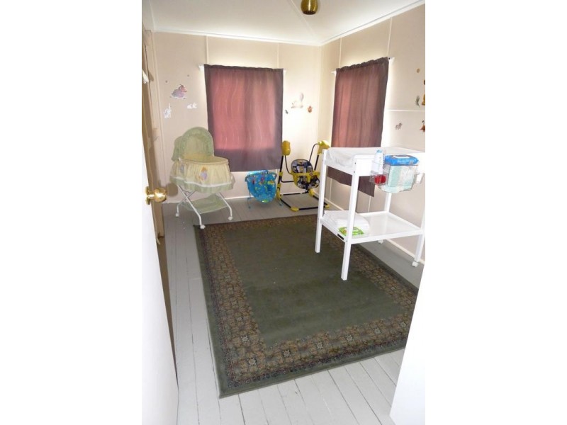 6 Gympie St, Torbanlea QLD 4662