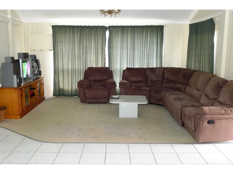 6 Gympie St, Torbanlea QLD 4662