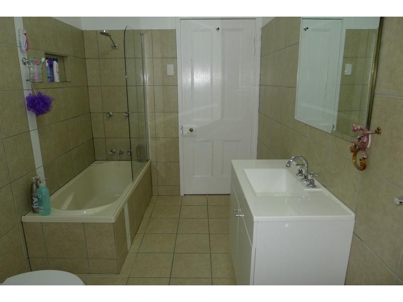 6 Gympie St, Torbanlea QLD 4662