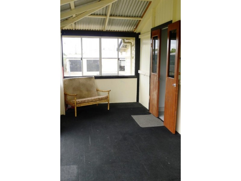 6 Gympie St, Torbanlea QLD 4662