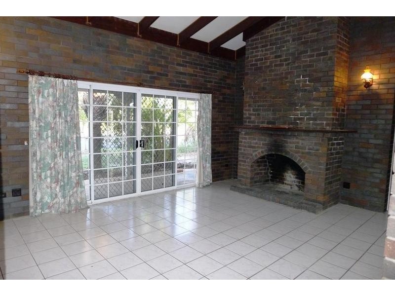 1 Bentwood Street, Burrum Heads QLD 4659